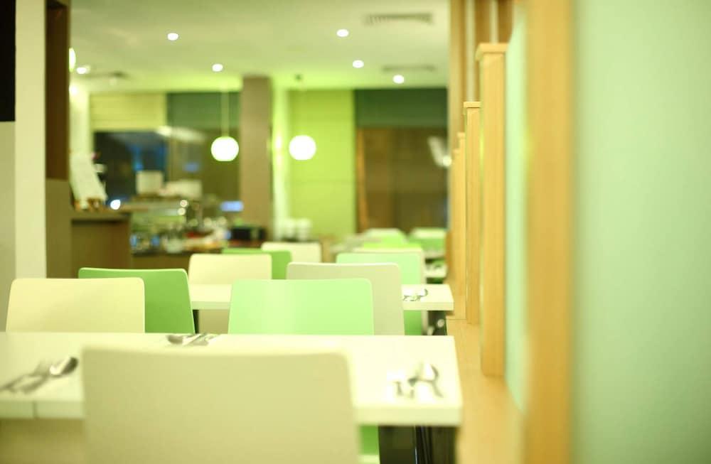 The Limetree Hotel, Hotel